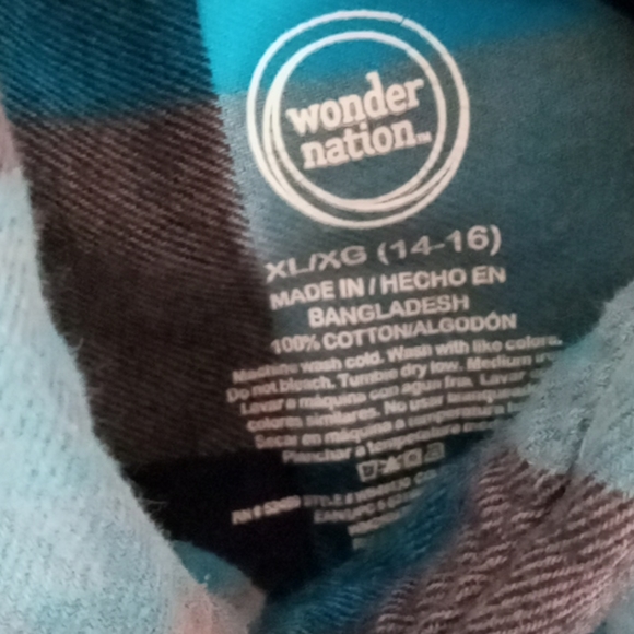 Blue to black gradient flannel. - Picture 3 of 3
